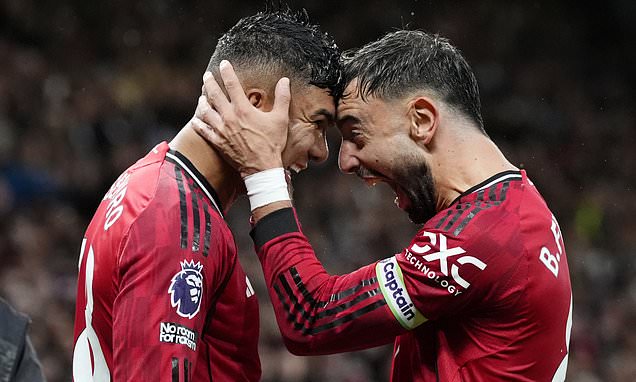 Manchester United hold on for overdue win as Chelsea rue Robert...